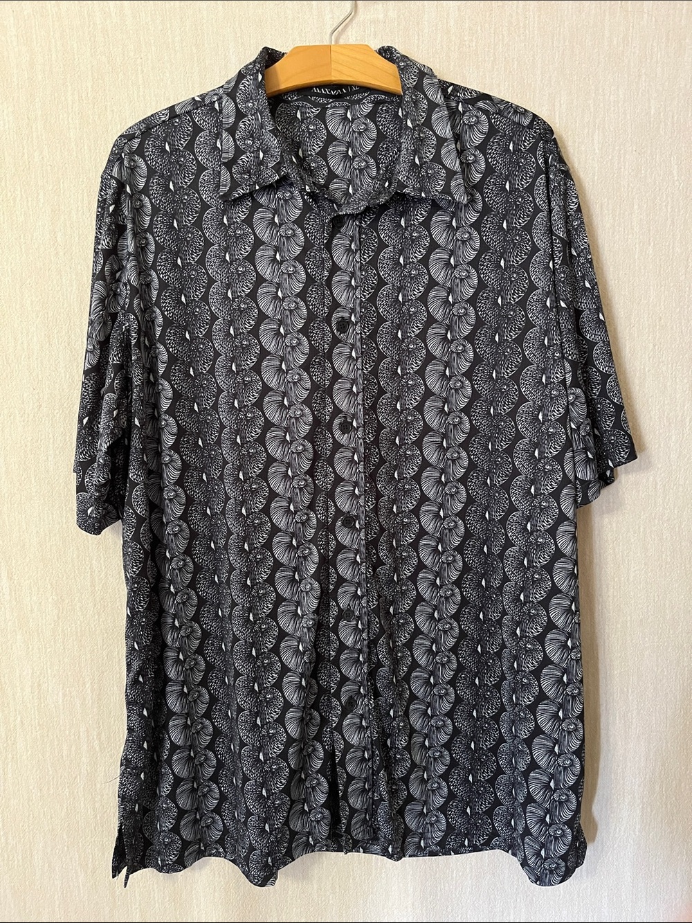 Men’s Manaola Aloha on the Green Collared Shirt